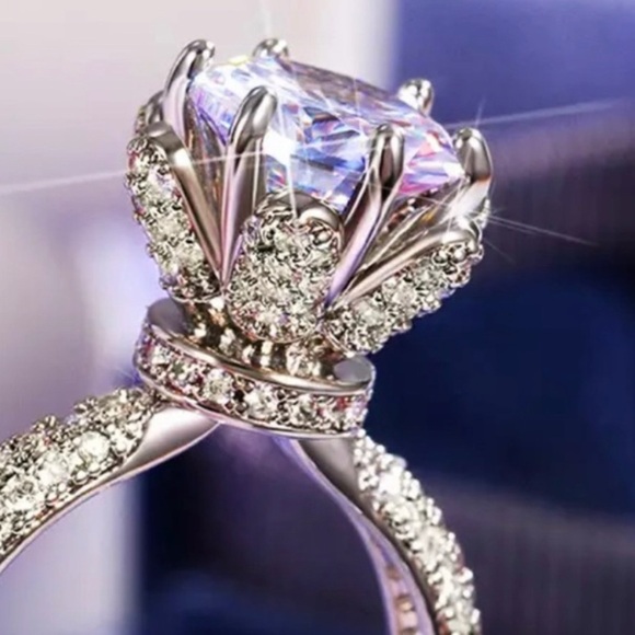 925 Sterling Silver Classic Engagement Ring - Picture 5 of 5